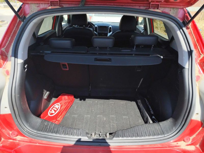 Ssangyong Tivoli 1.6 Turbodiesel Limited 4x2 — zdjęcie 9
