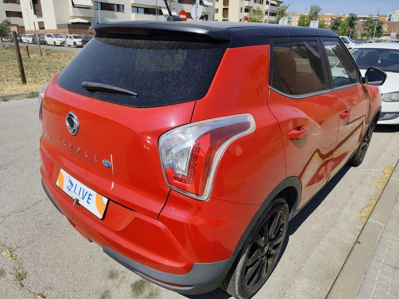 Ssangyong Tivoli 1.6 Turbodiesel Limited 4x2 — zdjęcie 5