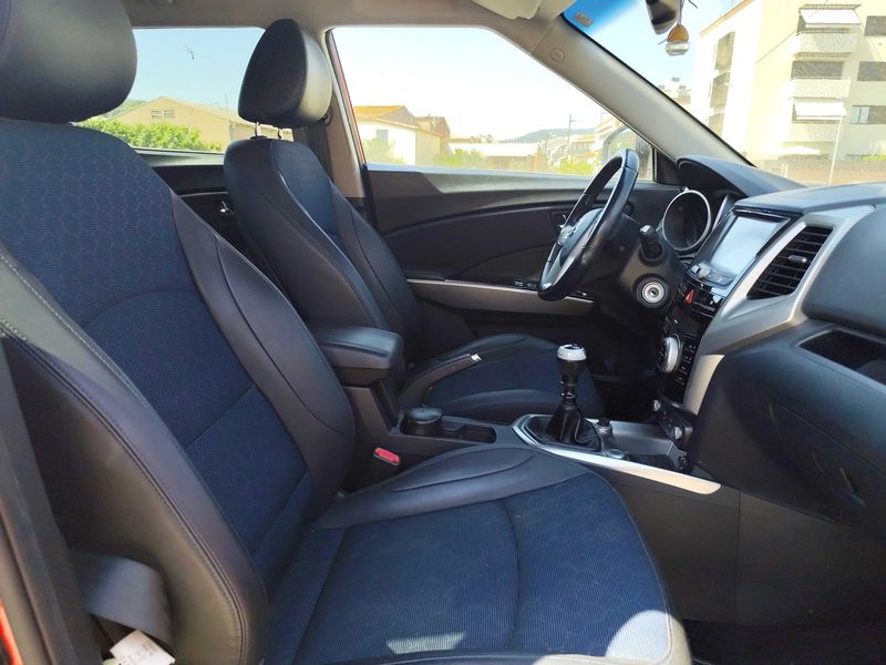 Ssangyong Tivoli 1.6 Turbodiesel Limited 4x2 — zdjęcie 10