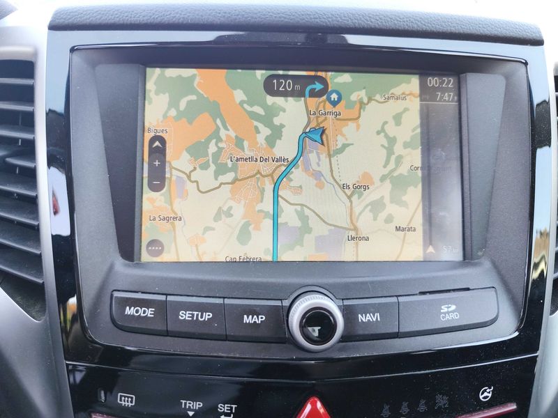 Ssangyong Tivoli 1.6 Turbodiesel Limited 4x2 — zdjęcie 14