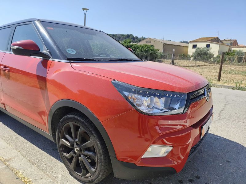 Ssangyong Tivoli 1.6 Turbodiesel Limited 4x2 — zdjęcie 6