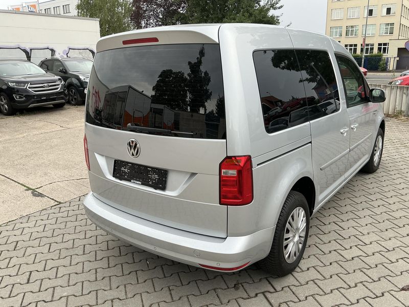 Volkswagen Caddy 2.0 TDI Trendline BlueMotion Tech — zdjęcie 6