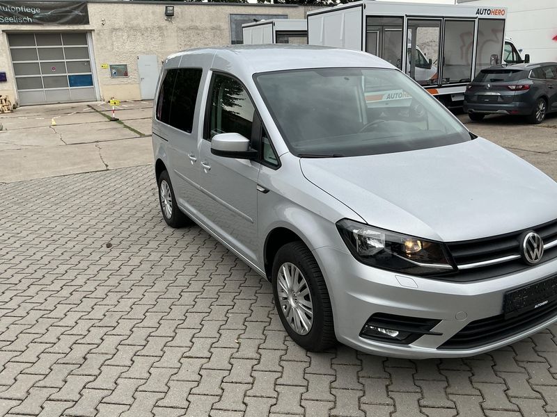 Volkswagen Caddy 2.0 TDI Trendline BlueMotion Tech — zdjęcie 8