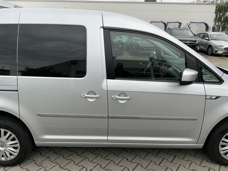 Volkswagen Caddy 2.0 TDI Trendline BlueMotion Tech — zdjęcie 7