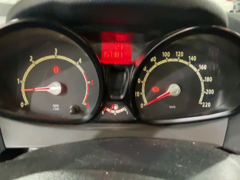 Ford Fiesta 1.4 TDCi Trend — zdjęcie 13