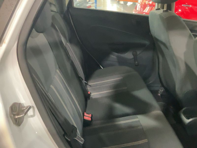 Ford Fiesta 1.4 TDCi Trend — zdjęcie 14