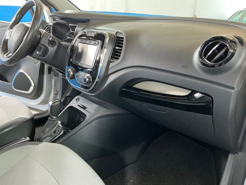 Renault Captur 1.2 TCe Energy Zen 2016 – снимка 25