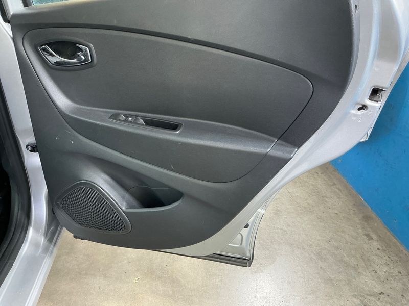 Renault Captur 1.2 TCe Energy Zen 2016 – снимка 29