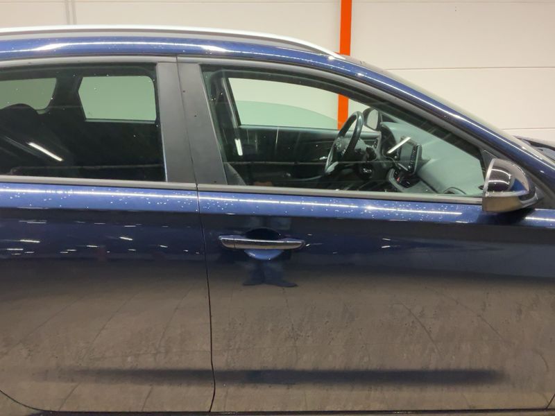 Hyundai i30 1.6 CRDi YES! — zdjęcie 7