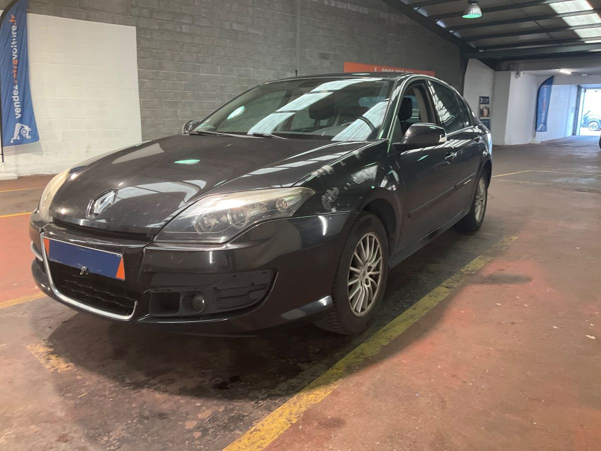 Renault Laguna 2012 — photo 1