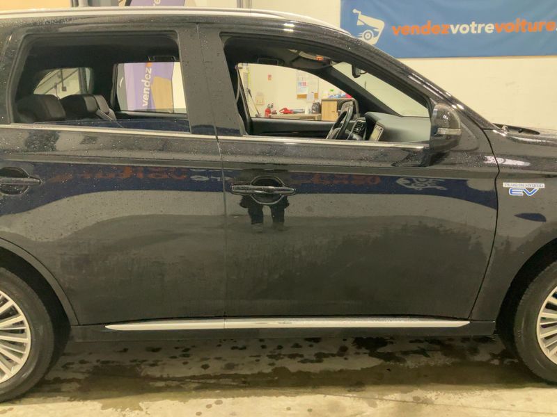 Mitsubishi Outlander 2.4 PHEV Plus Spirit 4WD — zdjęcie 7