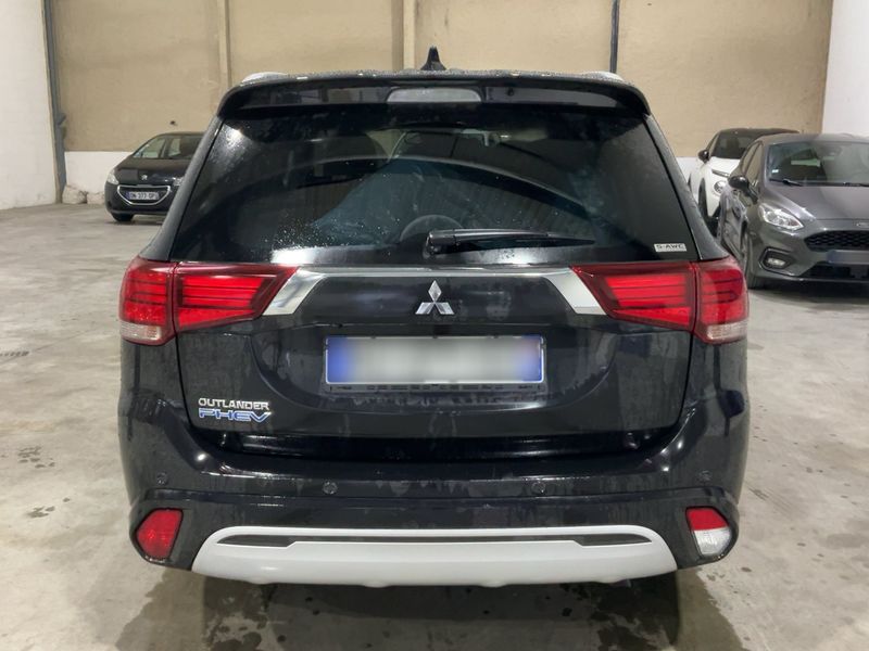 Mitsubishi Outlander 2.4 PHEV Plus Spirit 4WD — zdjęcie 5