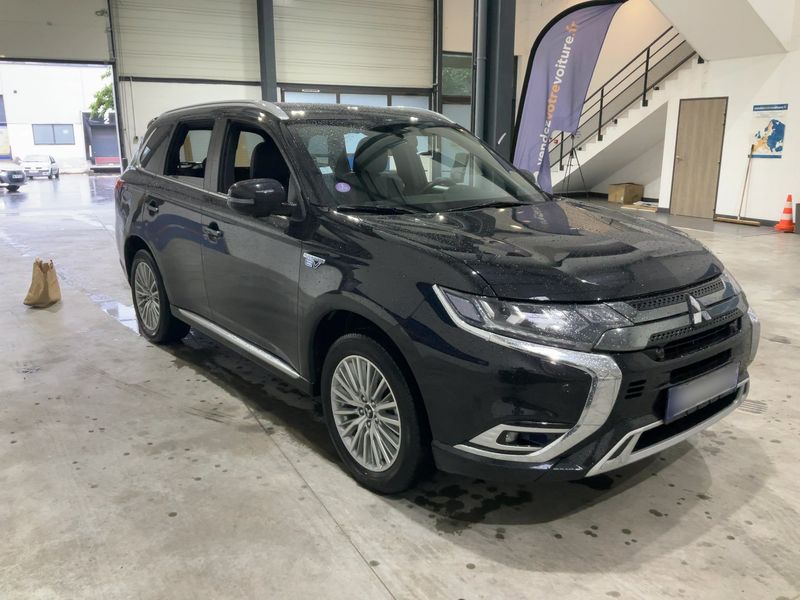Mitsubishi Outlander 2.4 PHEV Plus Spirit 4WD — zdjęcie 8