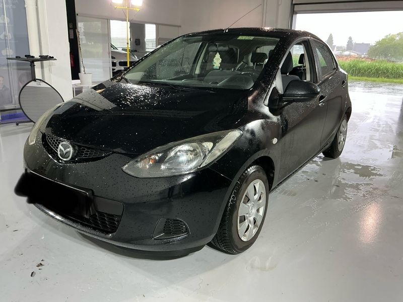 Mazda 2 1.3 CE Plus — zdjęcie 1