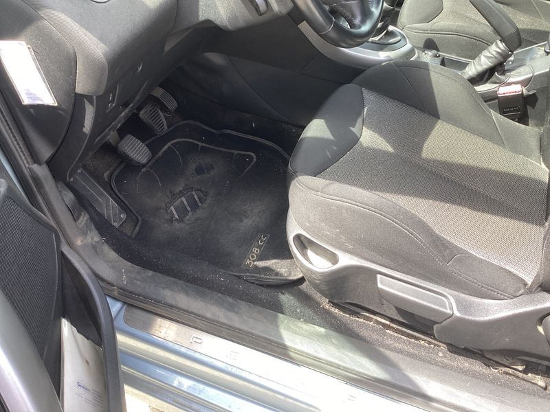 Peugeot 308 1.6 Access 2013 – снимка 34