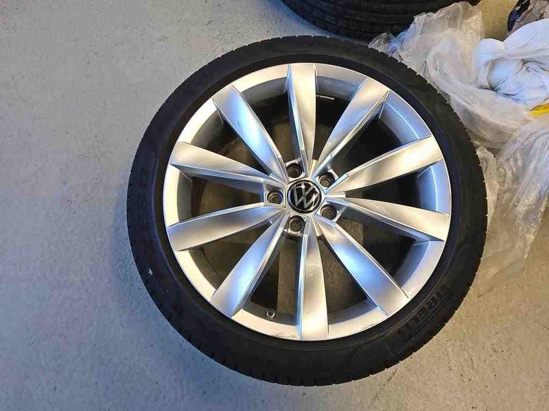 Volkswagen Arteon Shooting Brake 2.0 TSI R-Line — zdjęcie 24