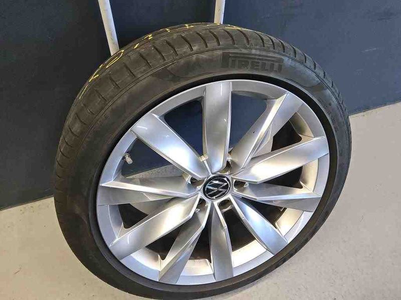 Volkswagen Arteon Shooting Brake 2.0 TSI R-Line — zdjęcie 22