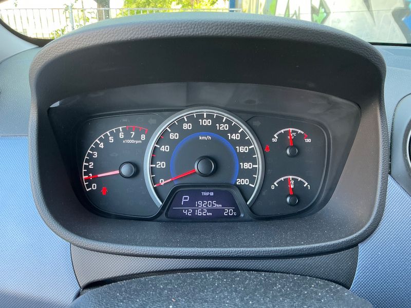 Hyundai i10 1.0 Trend — zdjęcie 13