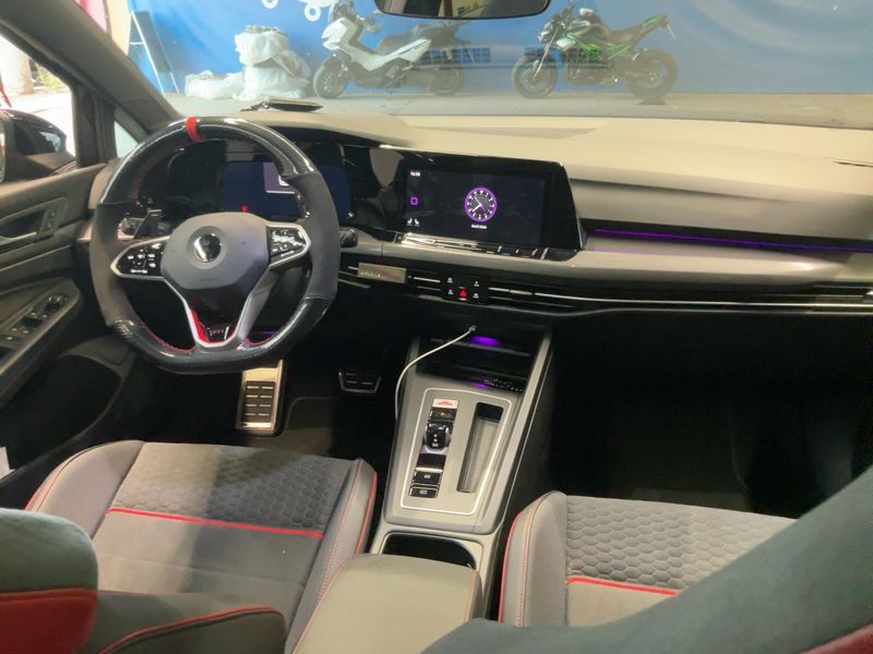Volkswagen Golf VIII 2.0 TSI GTI Clubsport — zdjęcie 12