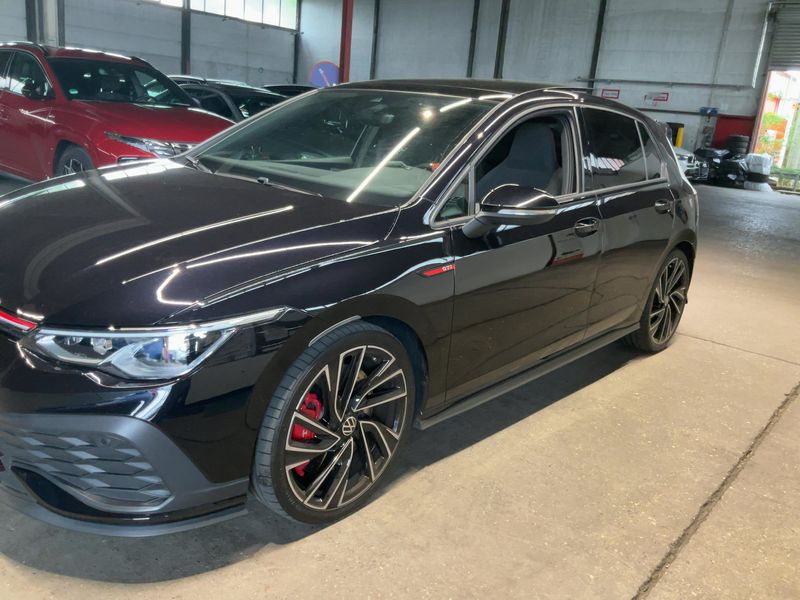 Volkswagen Golf VIII 2.0 TSI GTI Clubsport — zdjęcie 2