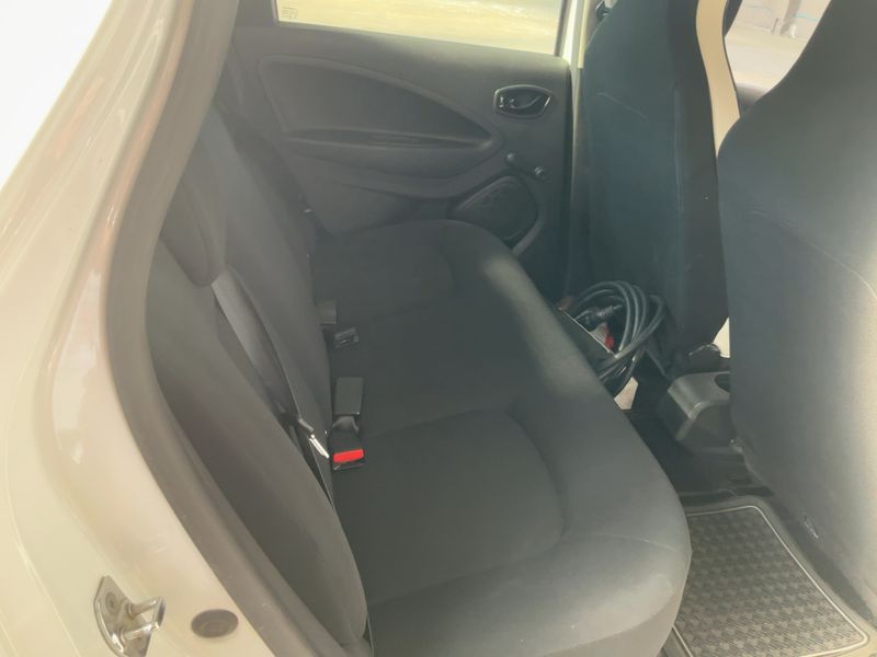 Renault Zoe electric drive 51 kW Life — zdjęcie 14