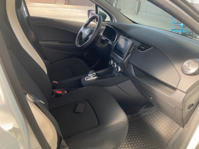 Renault Zoe electric drive 51 kW Life — zdjęcie 11