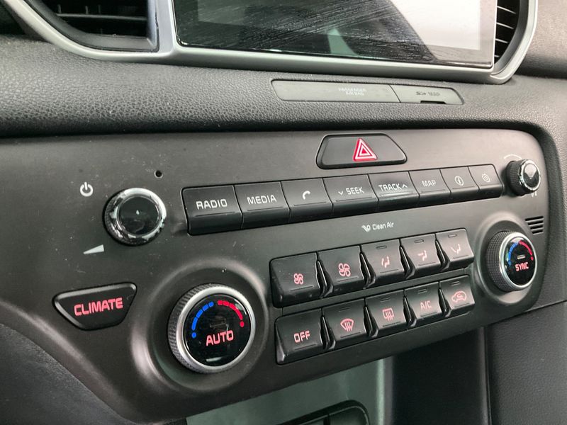 Kia Sportage 1.7 CRDi Class 2WD 2016 – снимка 32