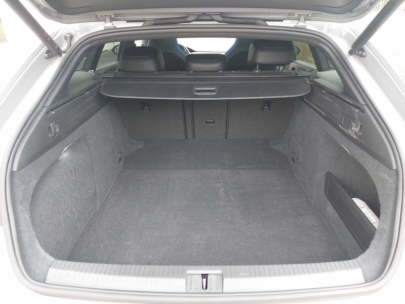 Volkswagen Arteon Shooting Brake 2.0 TSI R 4Motion — zdjęcie 9