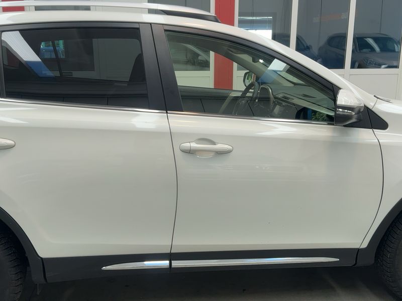 Toyota RAV 4 2.2 D-4D Style — zdjęcie 7