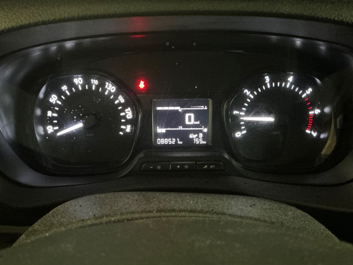 Opel Vivaro 2021 — photo 19