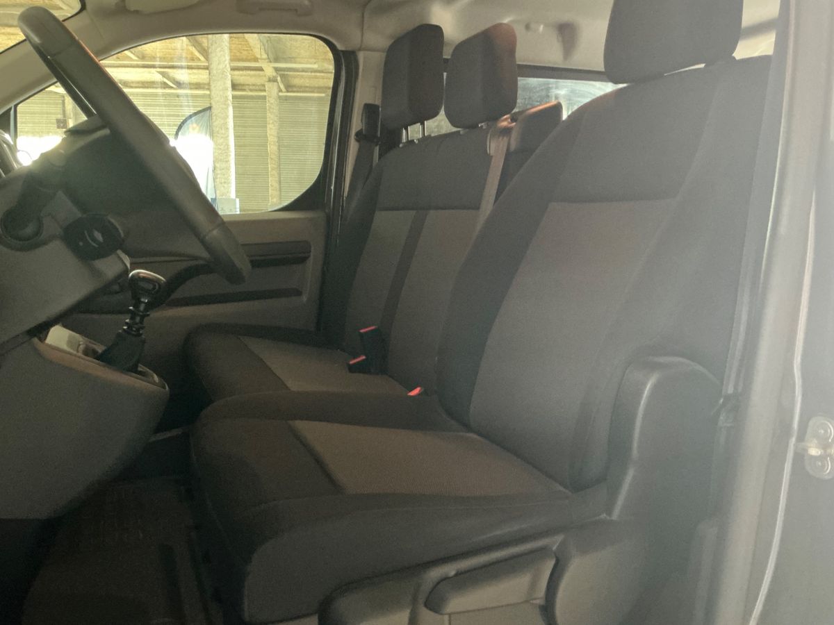 Opel Vivaro 2021 — photo 23