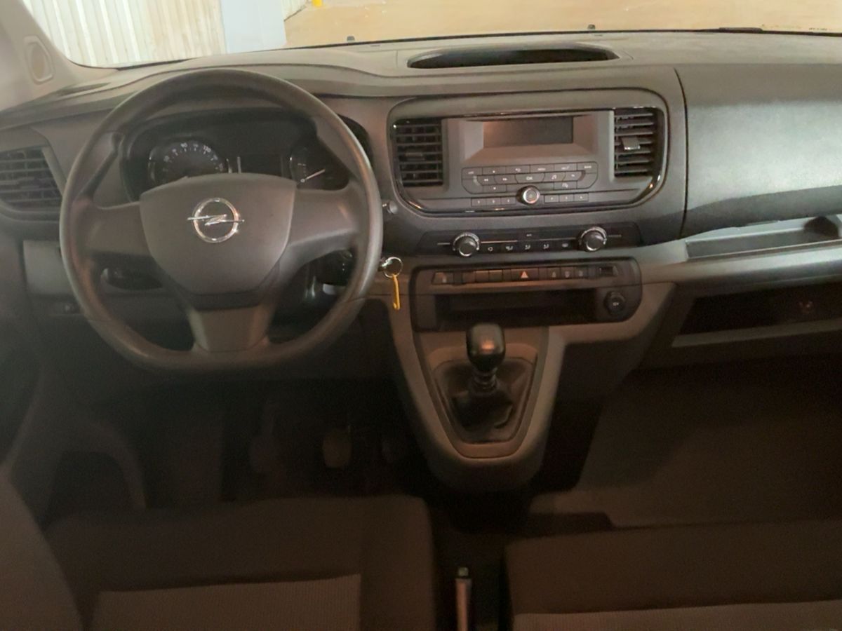 Opel Vivaro 2021 — photo 18