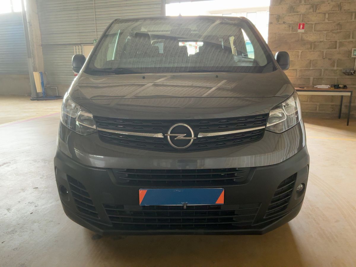 Opel Vivaro 2021 — photo 15