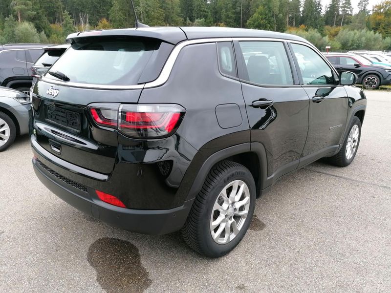 Jeep Compass 1.5 GSE T4 e-Hybrid Altitude — zdjęcie 3