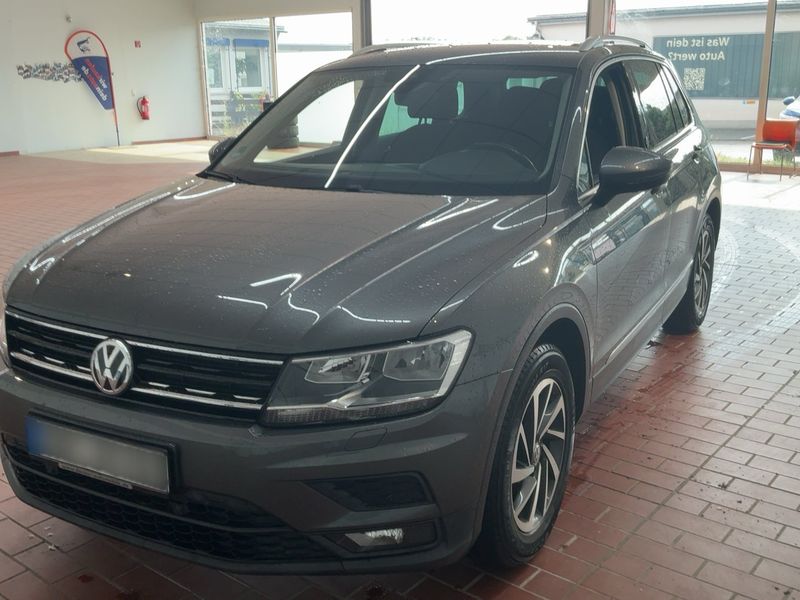 Volkswagen Tiguan 2.0 TDI Sound BlueMotion Tech 2017 – снимка 1