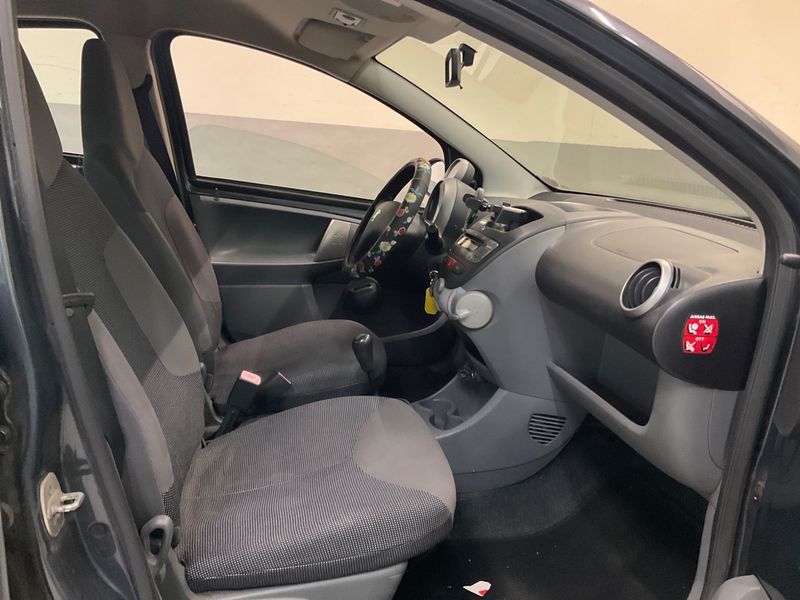 Peugeot 107 1.4 HDi Plasir — zdjęcie 3