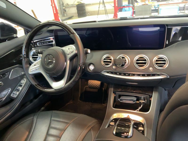 Mercedes-Benz S-Klasse S 560 4Matic — zdjęcie 12