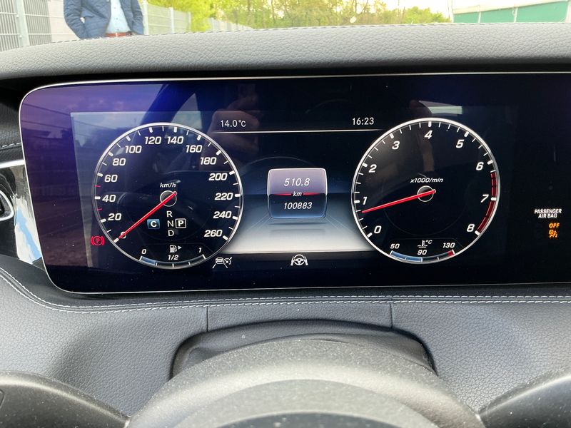 Mercedes-Benz S-Klasse S 560 4Matic — zdjęcie 13