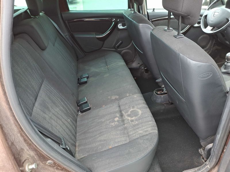 Dacia Duster 1.5 dCi Laureate 4x4 — zdjęcie 13