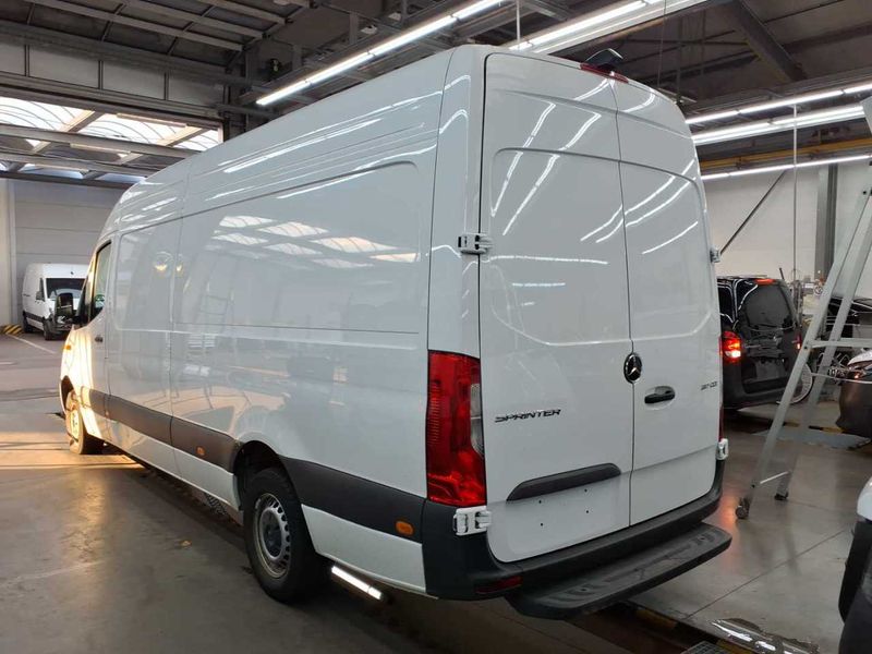 Mercedes-Benz Sprinter 317 CDI RWD PRO L3 / L4 — zdjęcie 2