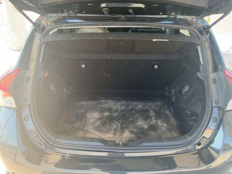 Toyota Auris 1.8 Hybrid Active — zdjęcie 10