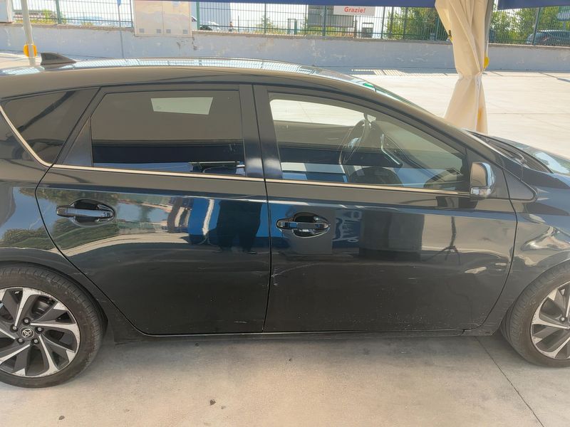 Toyota Auris 1.8 Hybrid Active — zdjęcie 7
