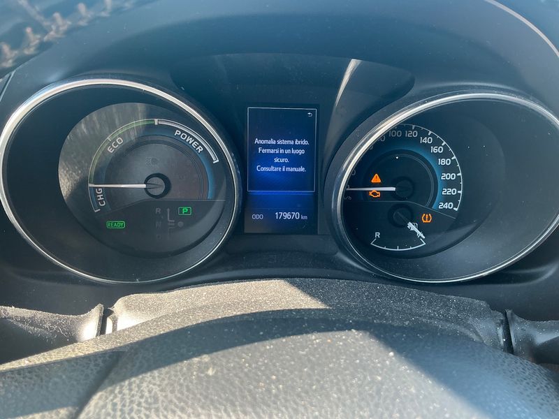 Toyota Auris 1.8 Hybrid Active — zdjęcie 13