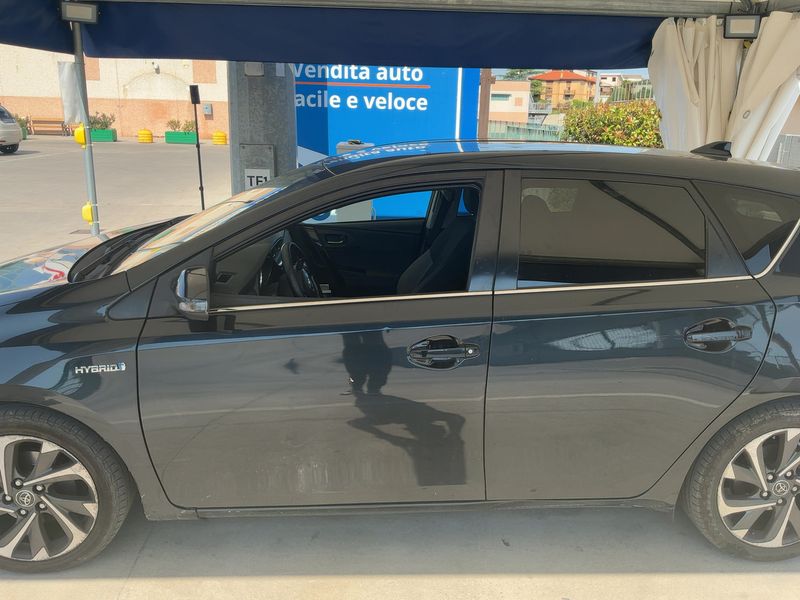 Toyota Auris 1.8 Hybrid Active — zdjęcie 4