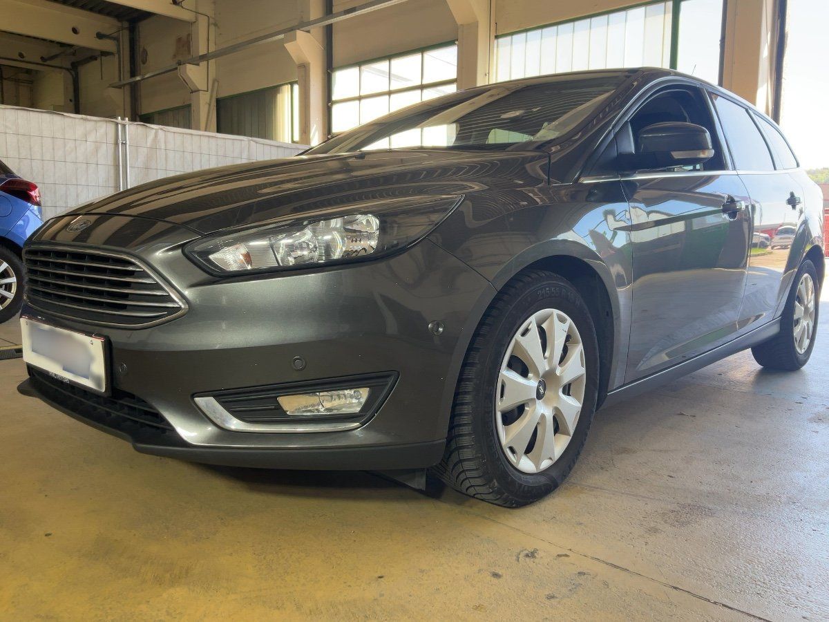 Ford Focus 2016 — photo 1
