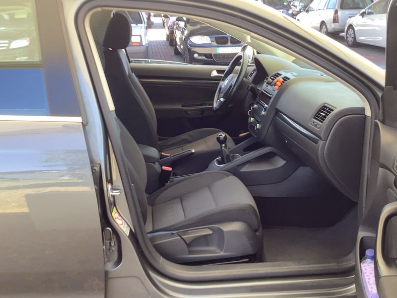 Volkswagen Jetta 1.6 TDI Comfortline — zdjęcie 11