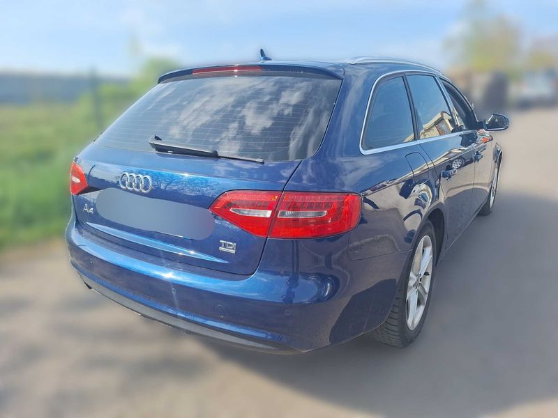 Audi A4 2.0 TDI quattro Ambition — zdjęcie 5