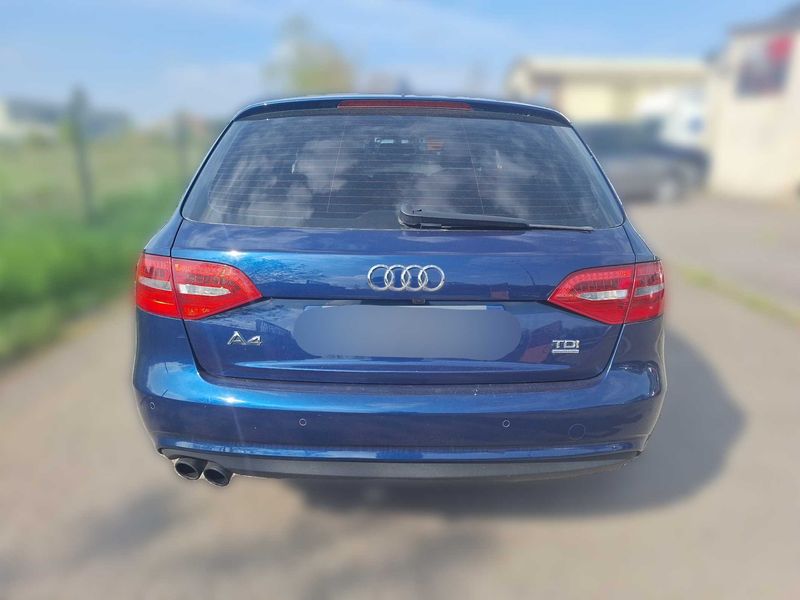 Audi A4 2.0 TDI quattro Ambition — zdjęcie 4