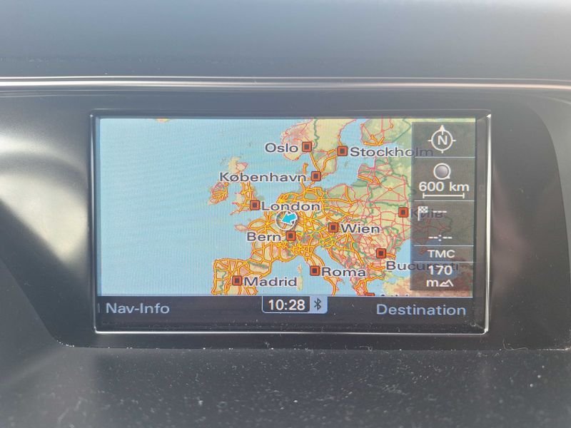 Audi A4 2.0 TDI quattro Ambition — zdjęcie 13