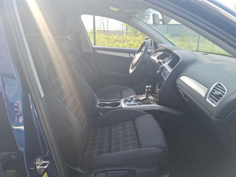 Audi A4 2.0 TDI quattro Ambition — zdjęcie 10